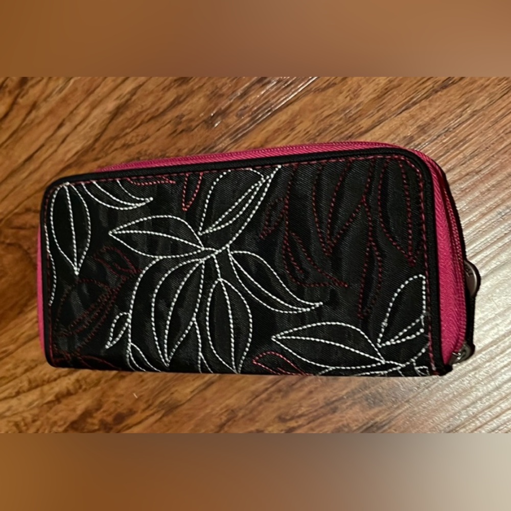 TRAVELON CONTEMPORARY RFID LARGE WALLET - EUC